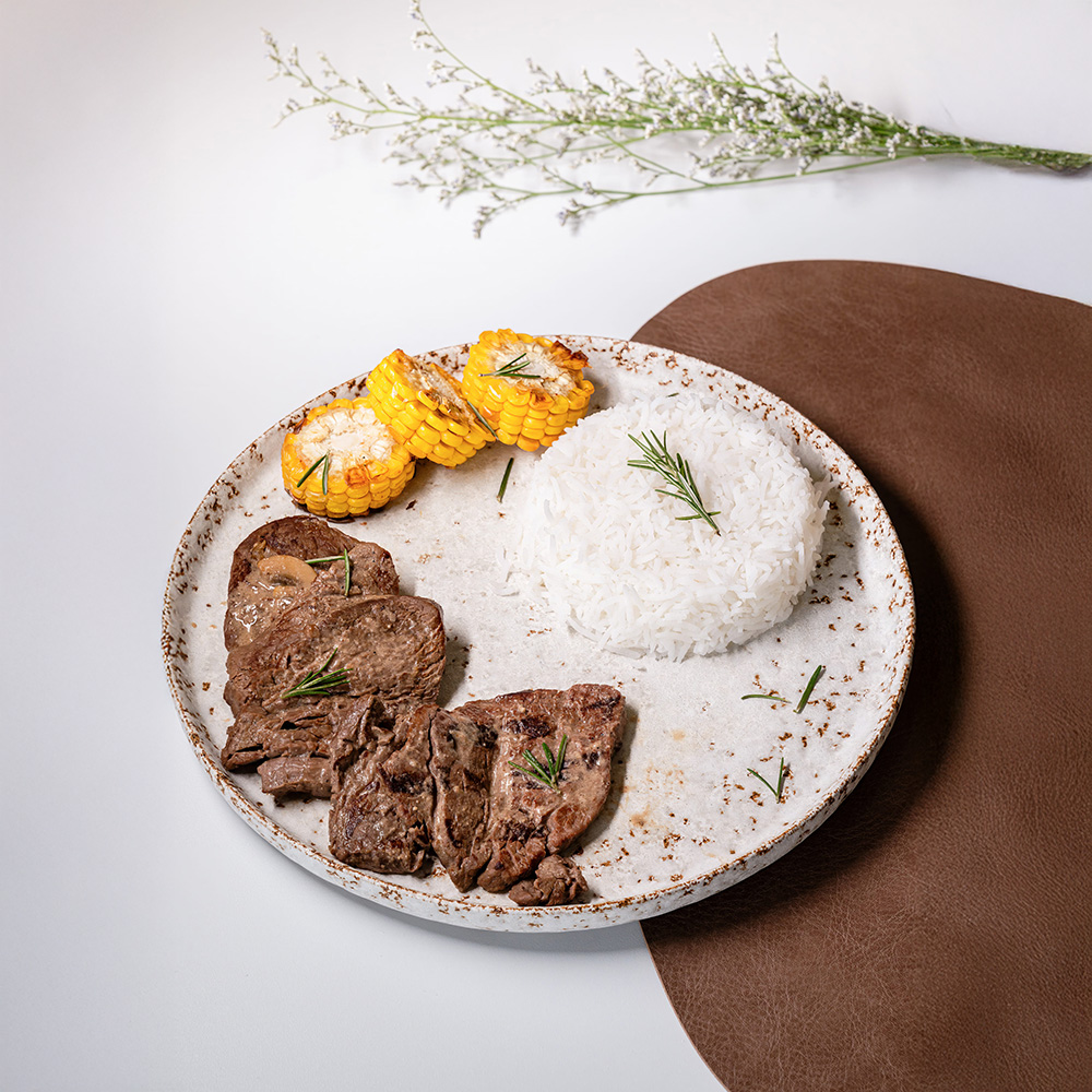 PEPPERCORN BEEF & GRILLED CORN