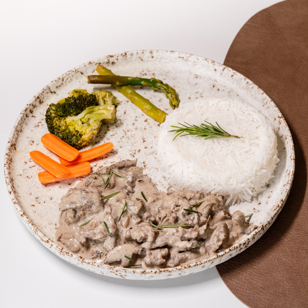 BEEF STROGANOFF & SAUTEED VEGGIES