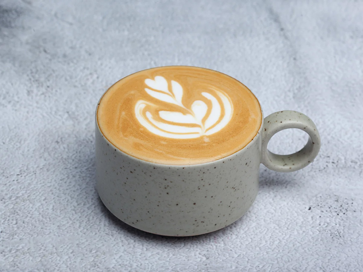 FLAT WHITE