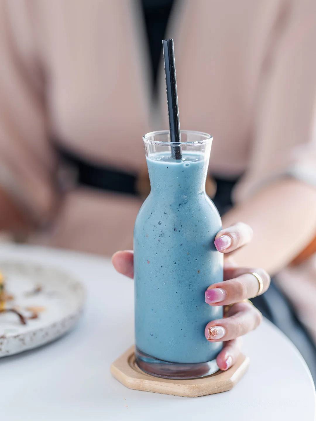 PROTEIN SHAKES & HEALTHY SMOOTHIES
